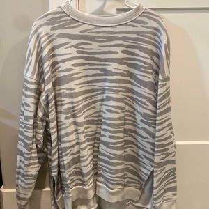 American Eagle Jeggings Fit Oversized Crewneck